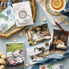 Exclusive <em>Victoria</em> Note Card Bundles