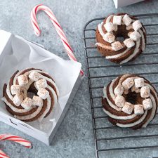 Alternative view of Cooking with Paula Deen Holiday Baking 2020