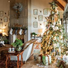 Alternative view of Hoffman Home & Decor Classic Christmas