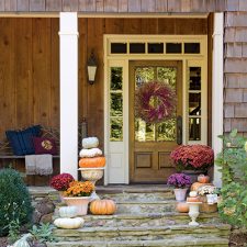 front porch pumpkin decor
