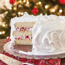 heavy whipped vanilla icing cake