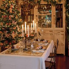 Christmas Decorated Dining Room