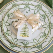 Gift Tag Table Setting