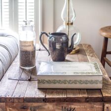 Sweeny rustic cottage living room